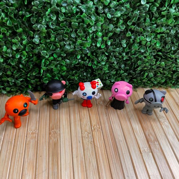 PIGGY Roblox Collectible Figures Series 1 Bundle ROBBY CHASE Rare Clowny - Picture 7 of 14